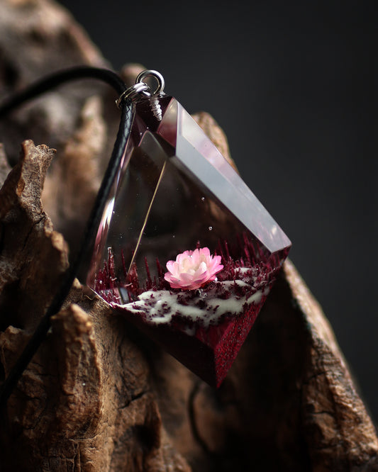 Epoxy resin and wood Flower Amaranth Rhombus Pendant