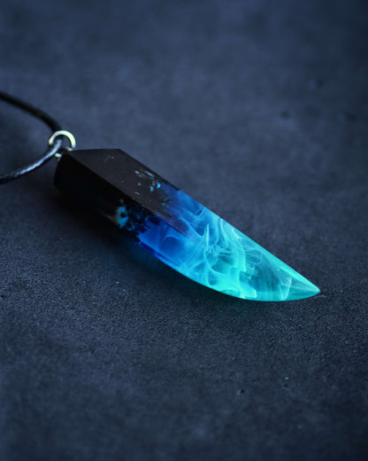 Northern lights Fang pendant