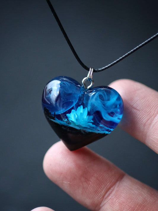 Glixia flower Blue Heart pendant