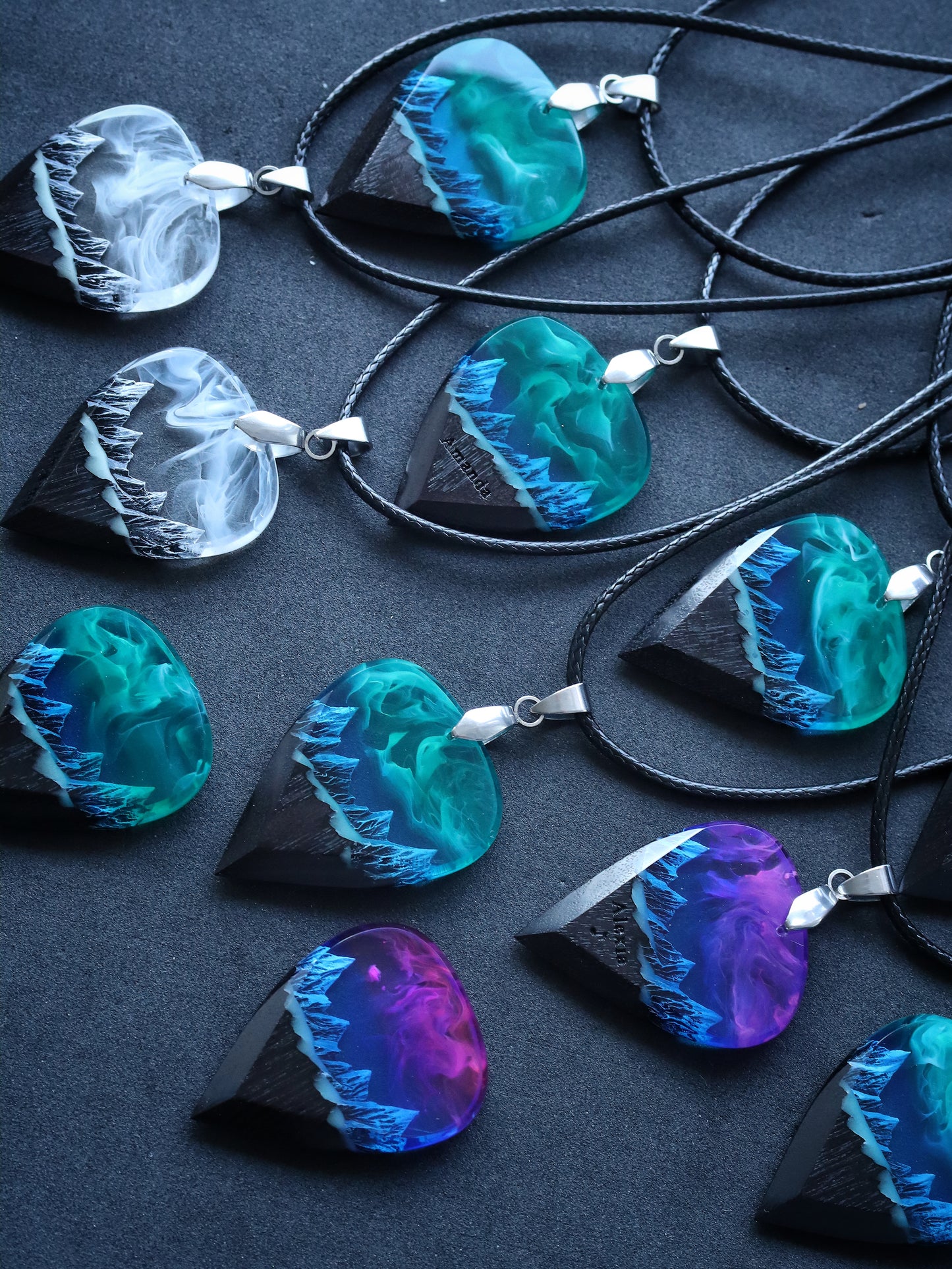 Northern lights Mountain guitar pick