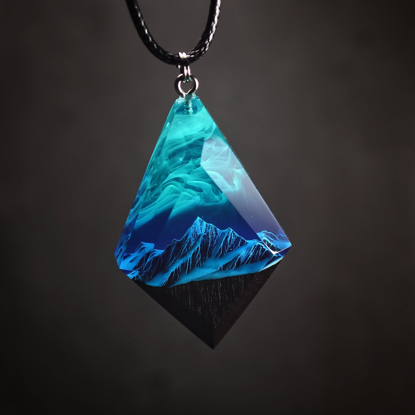 Epoxy resin and wood Mountain Northern lights Rhombus pendant