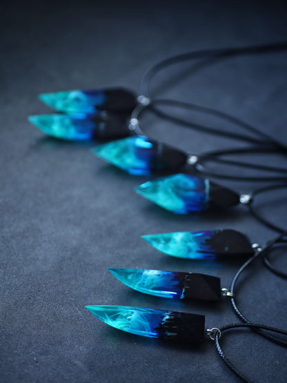 Northern lights Fang pendant