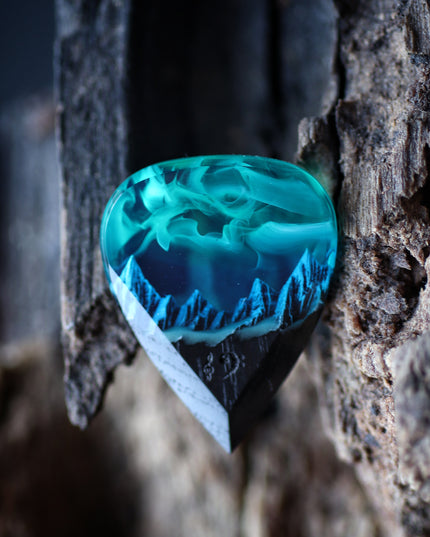 Epoxy resin and wood Northern lights Mountain guitar pick