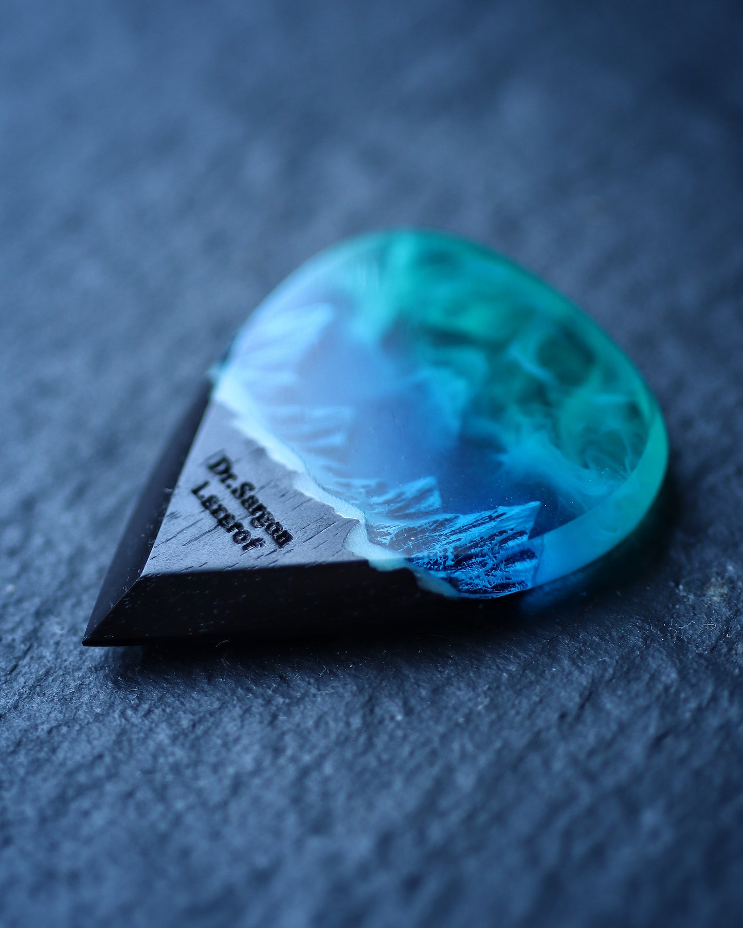 Epoxy resin and wood Northern lights Mountain guitar pick