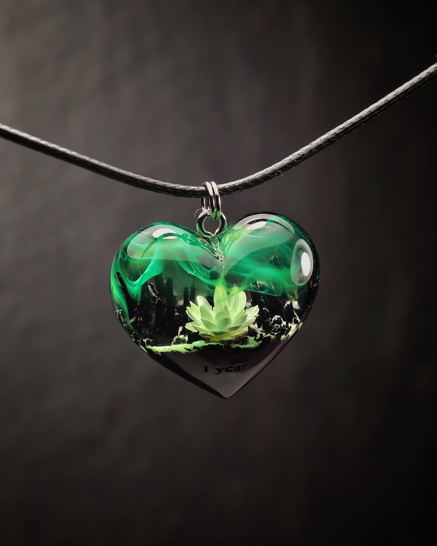Glixia Flower Green Heart pendant