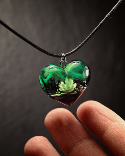 Glixia Flower Green Heart pendant