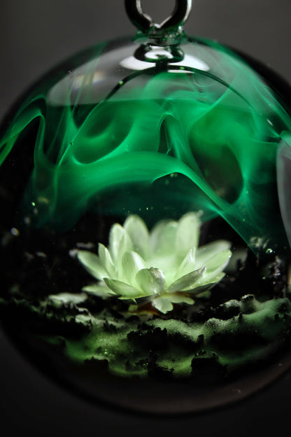 Green Flower Round pendant