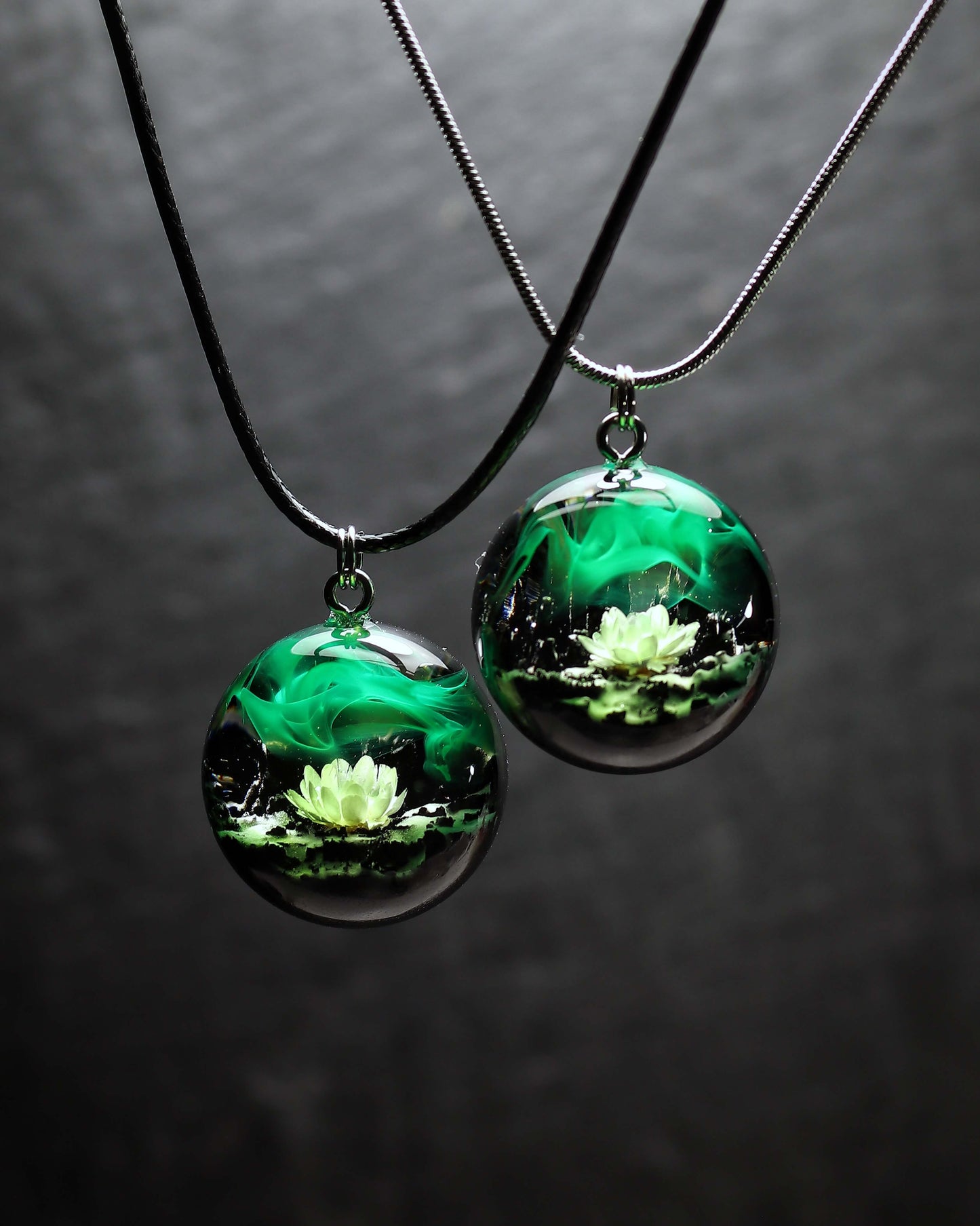 Green Flower Round pendant
