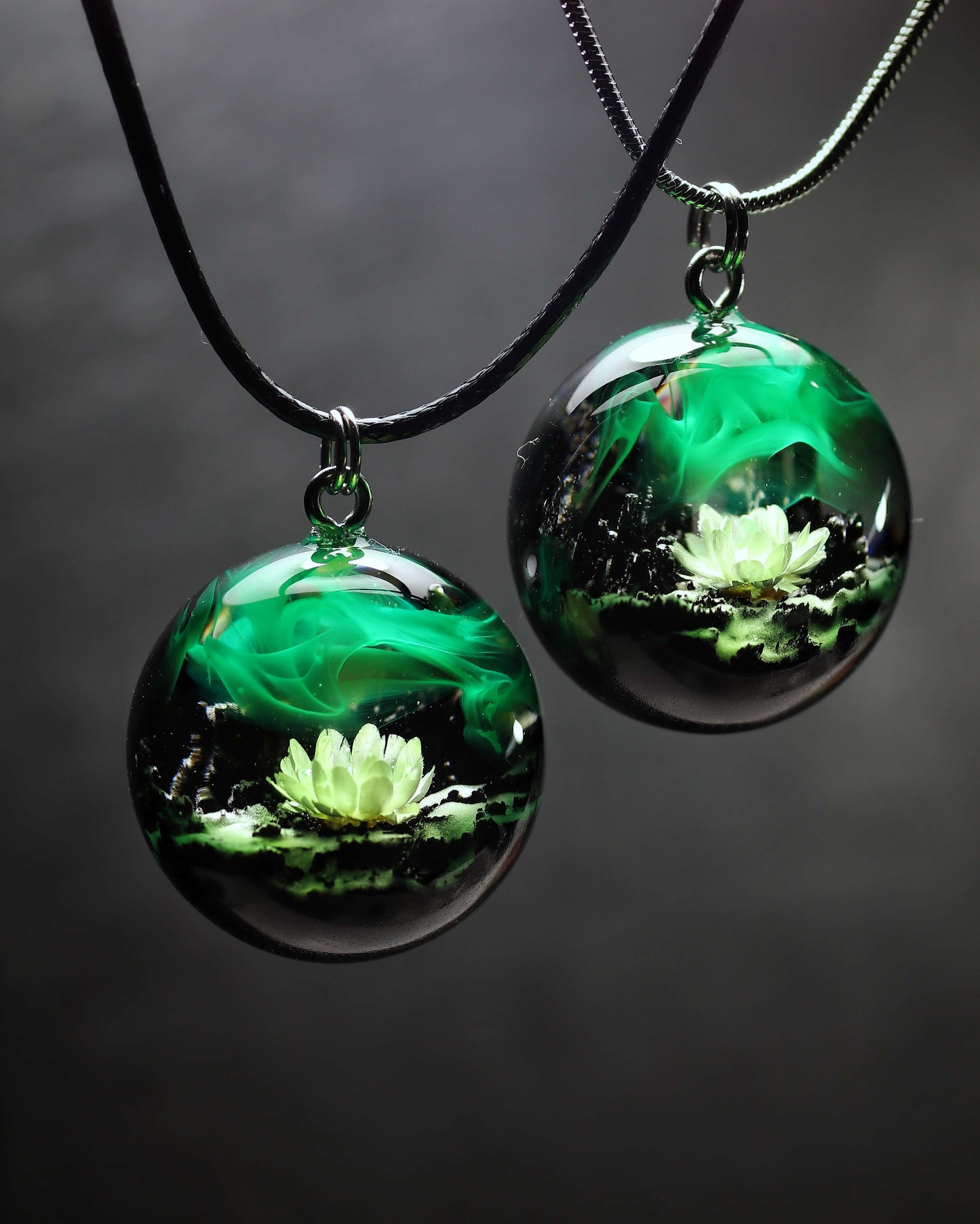 Green Flower Round pendant