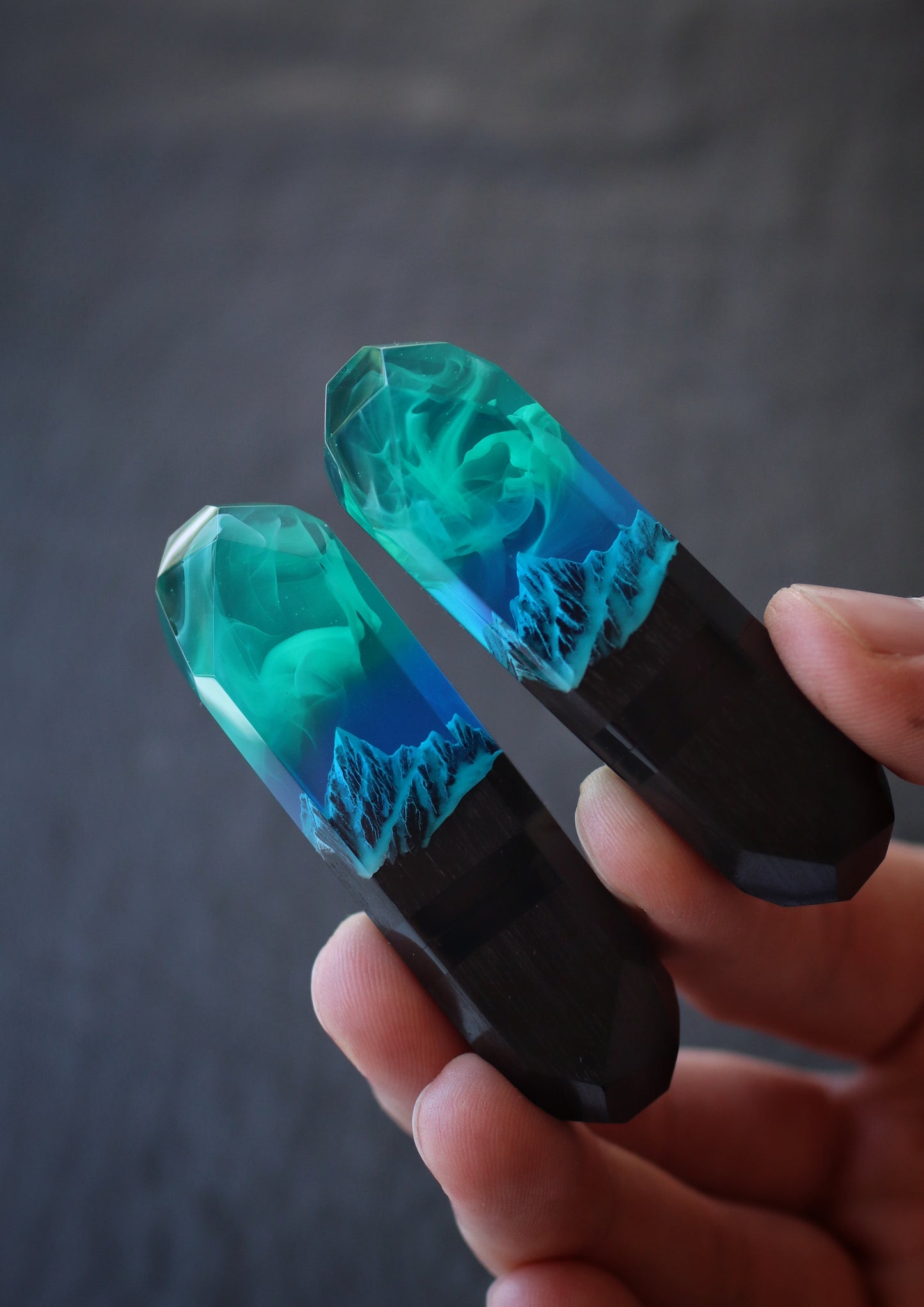 Epoxy resin and wood Northern lights Mountain USB