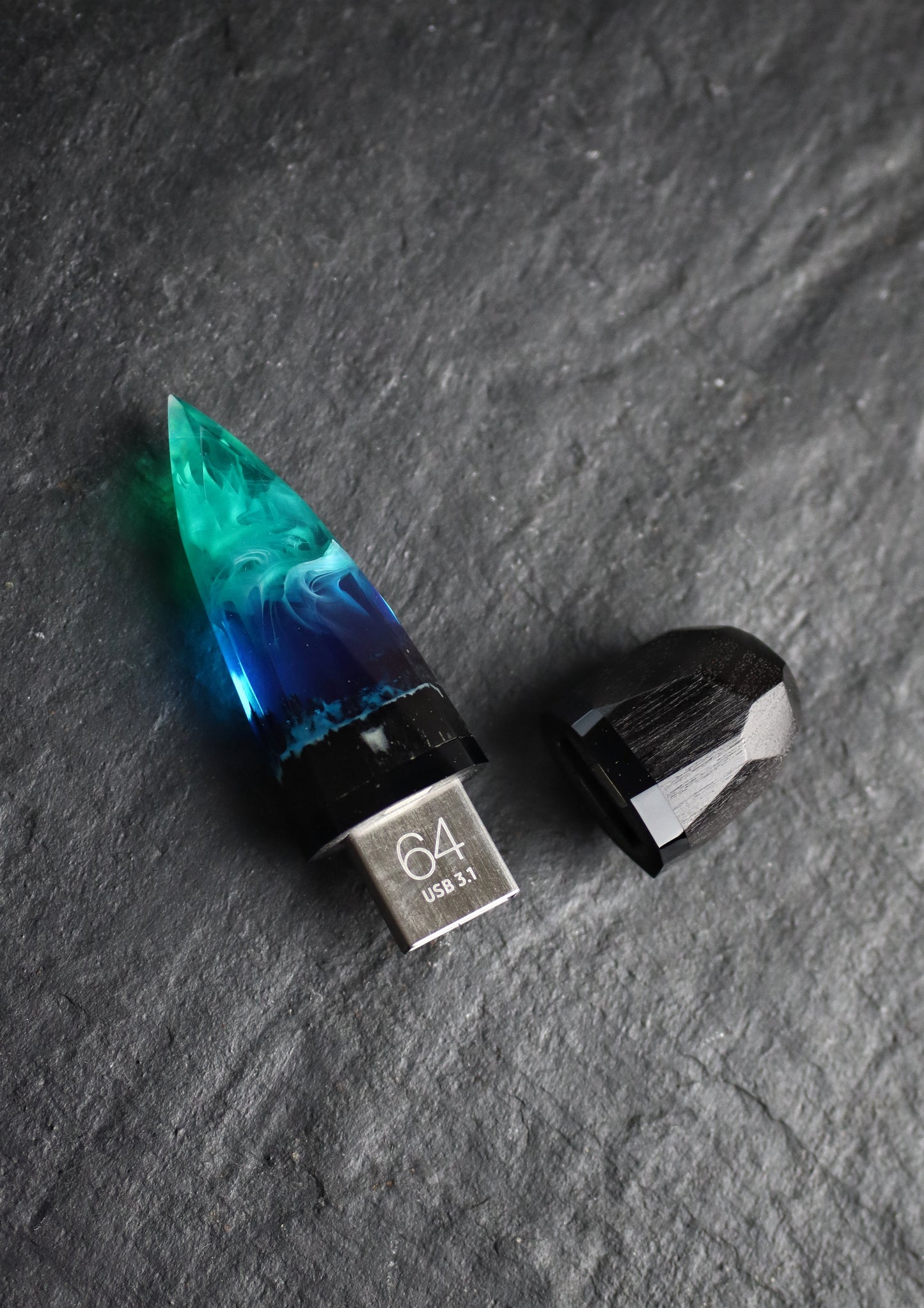 Epoxy resin and wood Northern lights Crystal USB