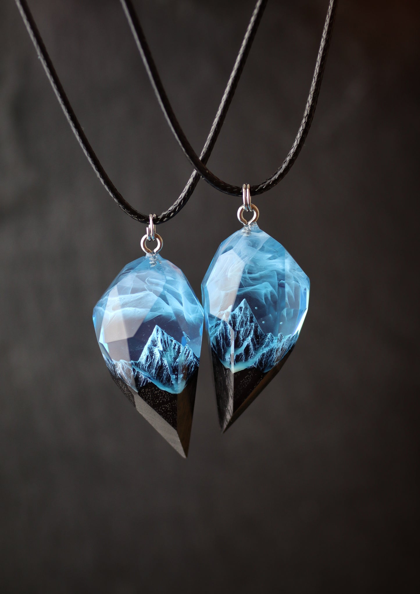 Couple heart Mountain Blue Faceted pendant