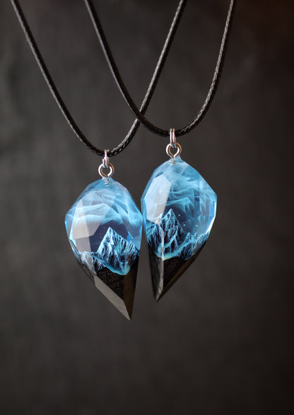 Couple heart Mountain Blue Faceted pendant