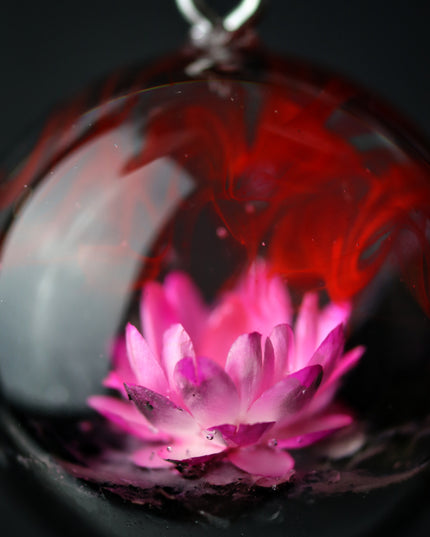 Epoxy resin and wood Red Flower Round pendant