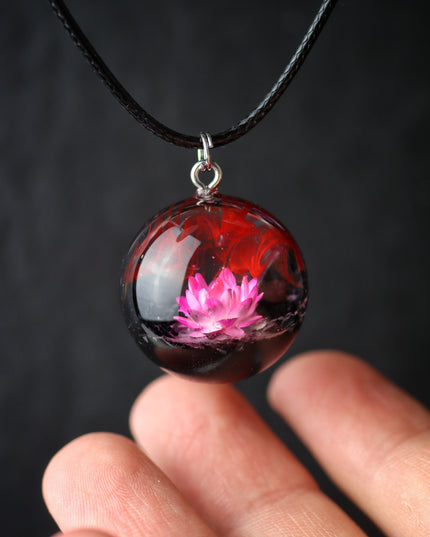 Epoxy resin and wood Red Flower Round pendant