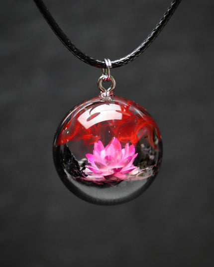Epoxy resin and wood Red Flower Round pendant