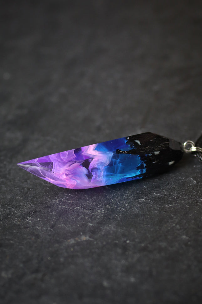 Epoxy resin and wood Nighfall light Fang pendant Faceted