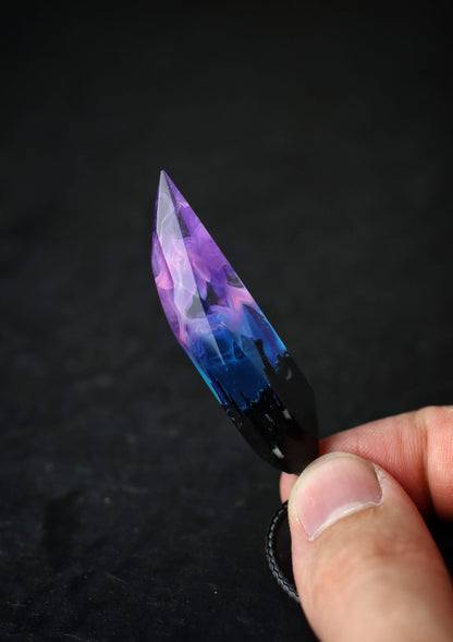 Nighfall light Fang Faceted pendant