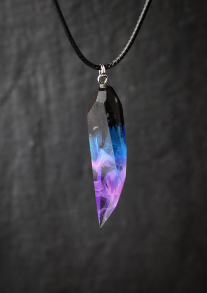 Nighfall light Fang Faceted pendant
