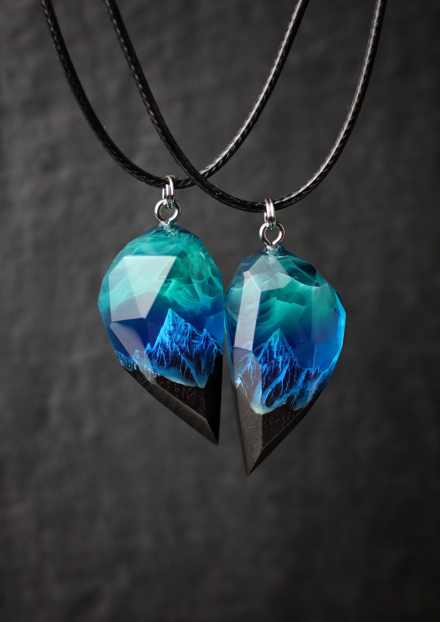 Epoxy resin and wood Couple heart Northern lights Mountain pendant Faceted