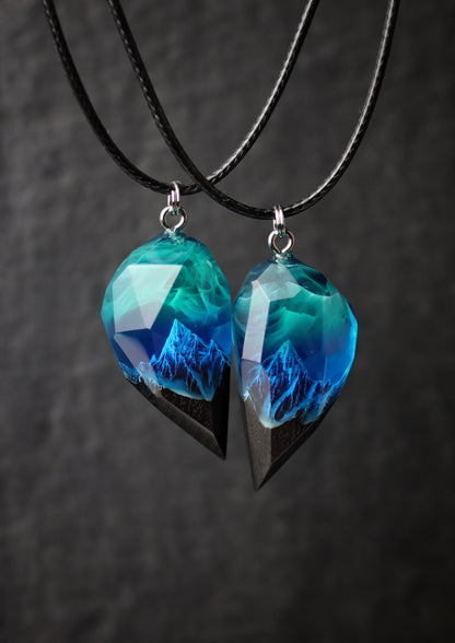 Epoxy resin and wood Couple heart Northern lights Mountain pendant Faceted