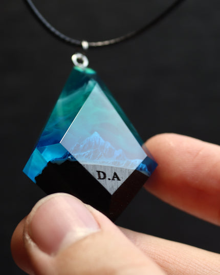 Epoxy resin and wood Mountain Northern lights Rhombus pendant