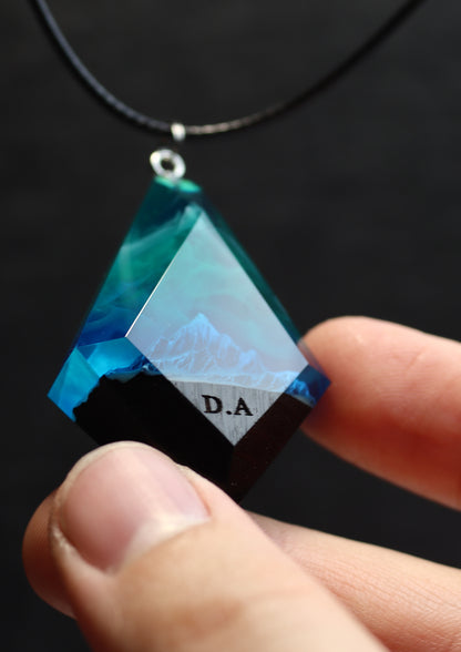 Epoxy resin and wood Mountain Northern lights Rhombus pendant