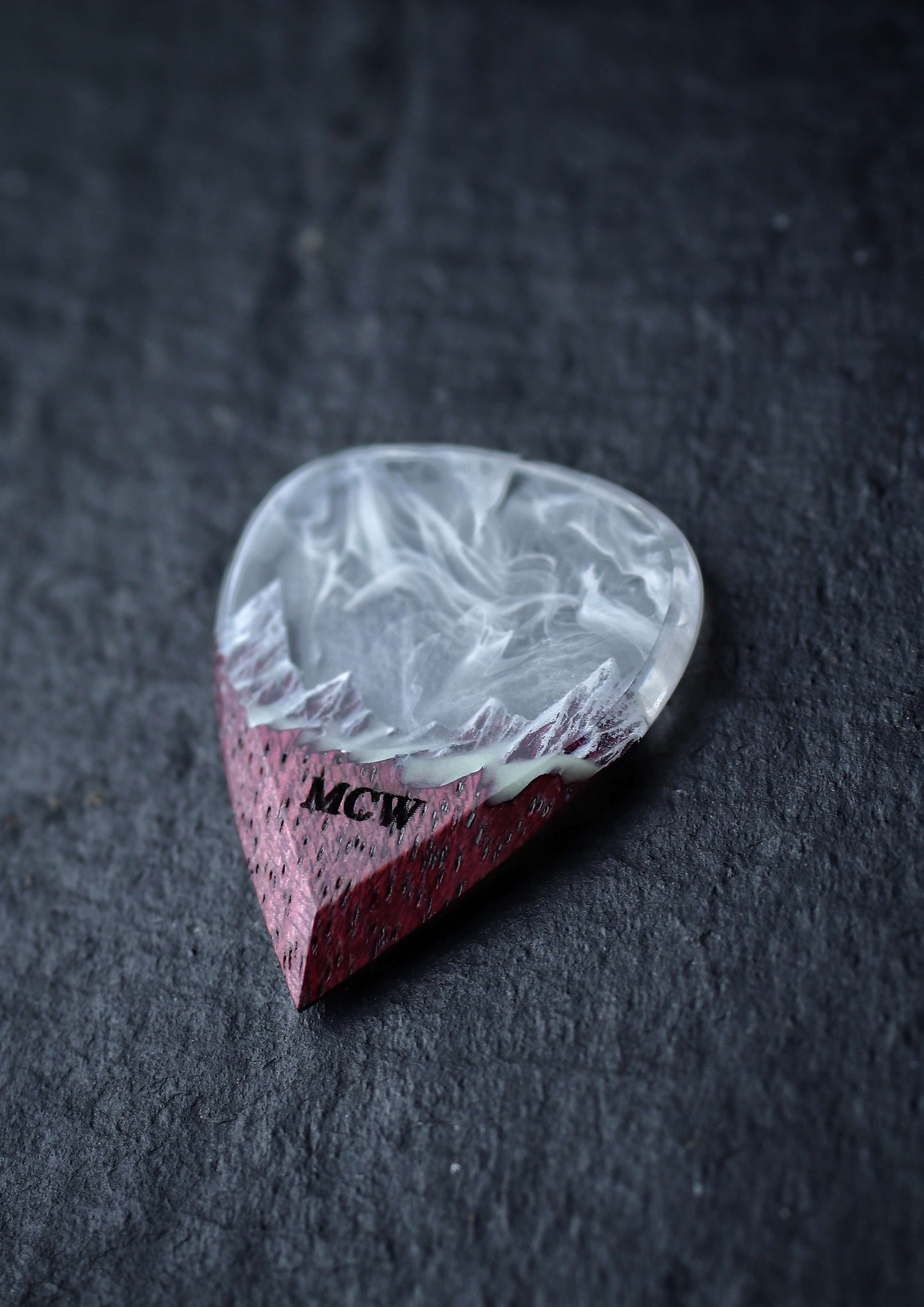 Amaranth White Mountain guitar pick