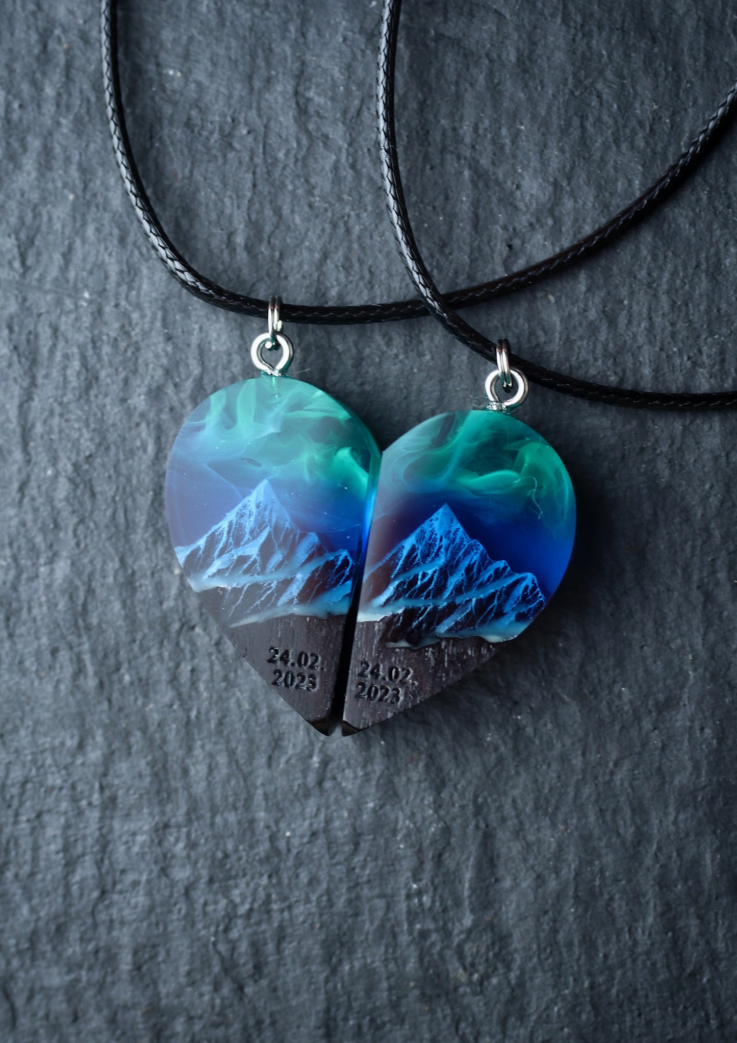 Epoxy resin and wood Couple heart Northern lights Mountain pendant Flat