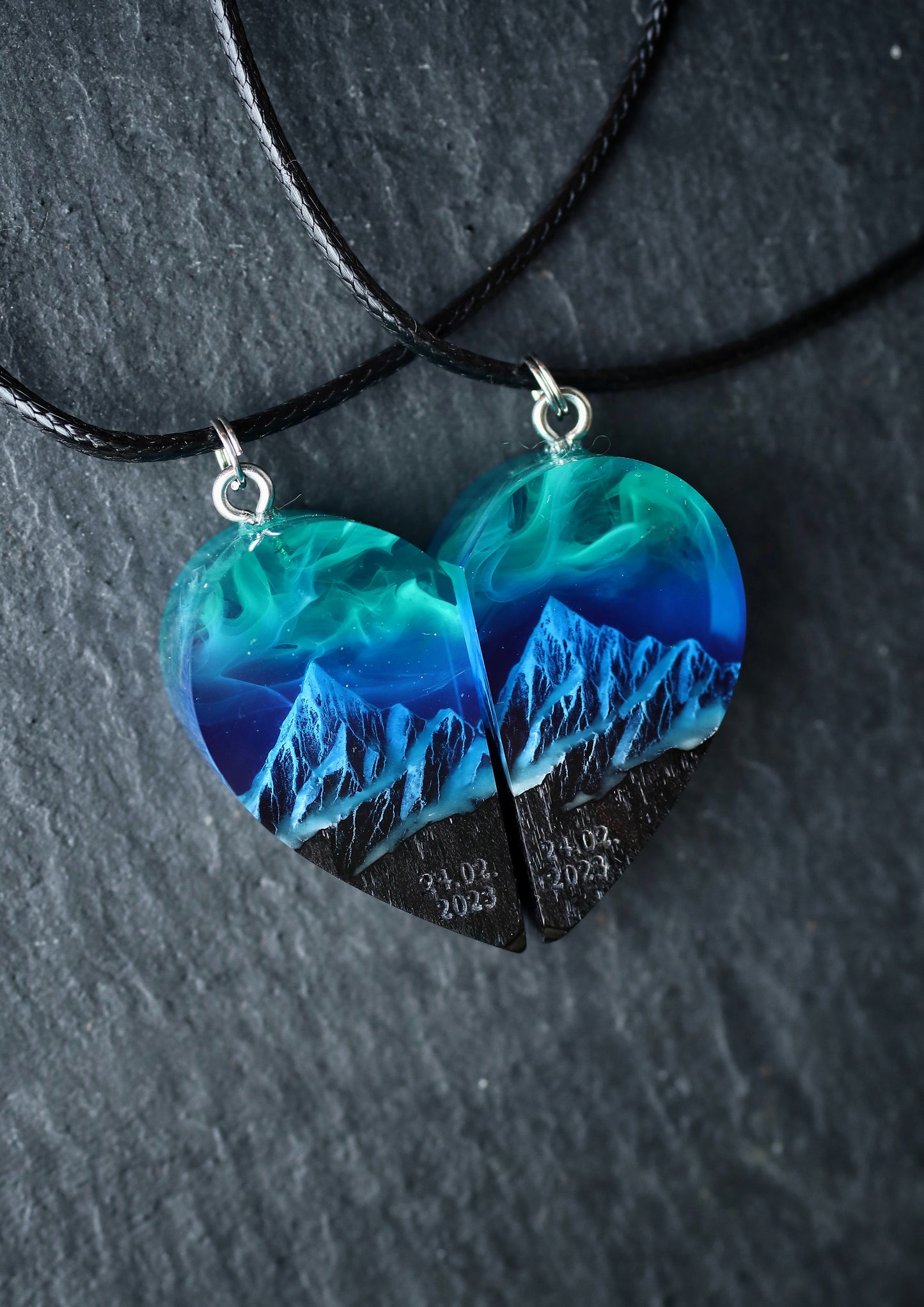 Epoxy resin and wood Couple heart Northern lights Mountain pendant Flat