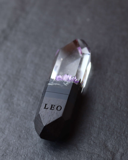 Crystal-shaped resin USB stick with violet blossom design with engraving