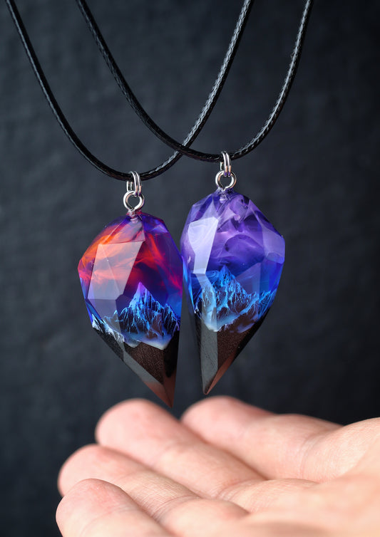 Epoxy resin and wood Couple heart Nightfall & Nightfall light Mountain Faceted pendant