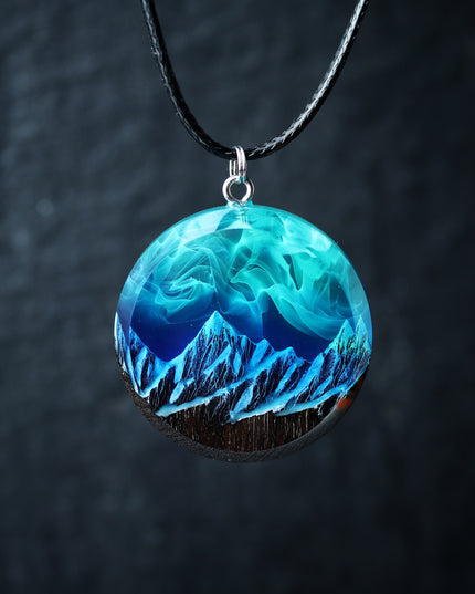 Epoxy resin and wood Northern ligts Mountain Round Faceted pendant