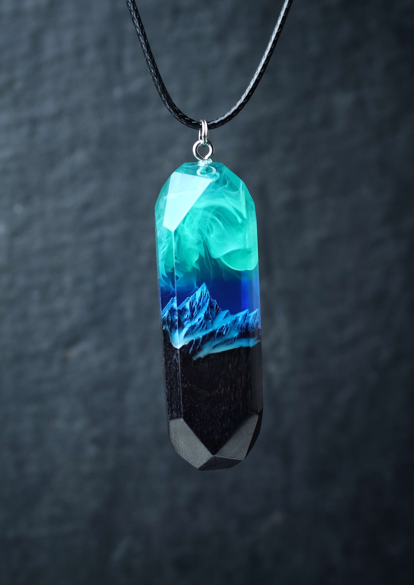 Northern lights Mountain Long pendant
