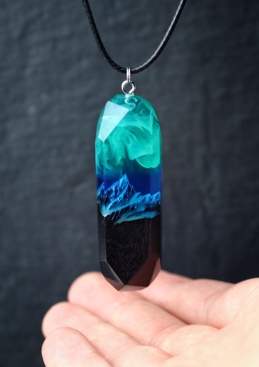 Northern lights Mountain Long pendant