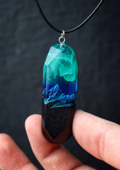 Northern lights Mountain Long pendant