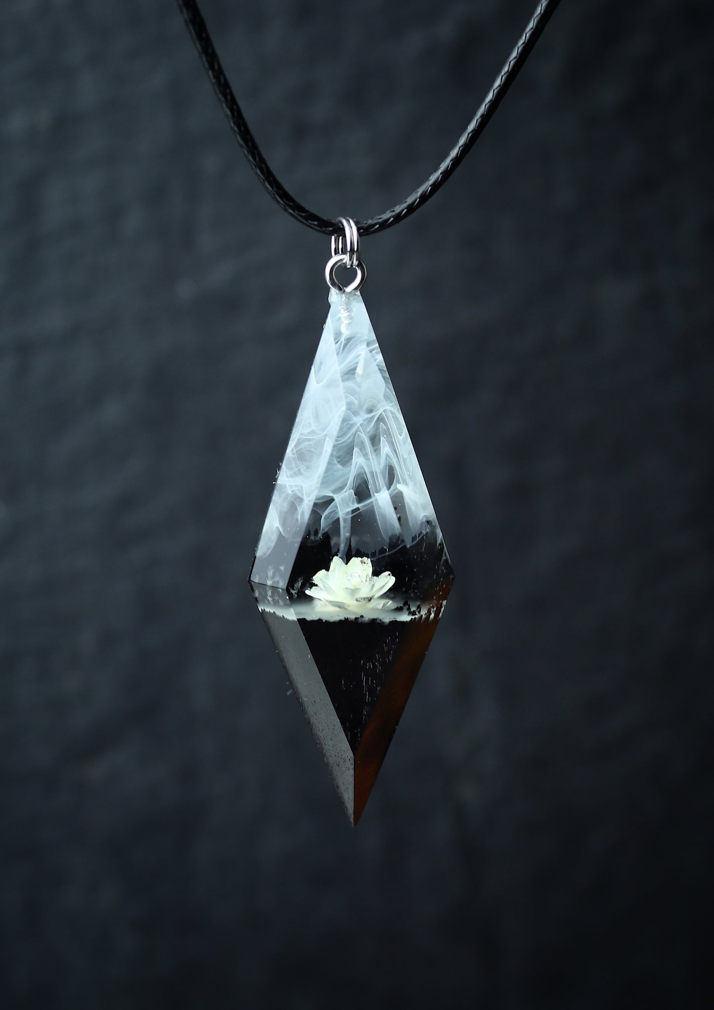 White Glixia Rhombus pendant