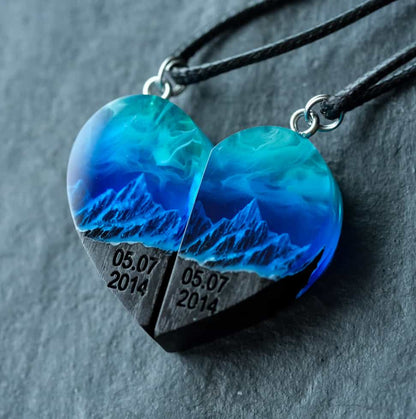 Couple heart Northern lights Mountain pendant Flat