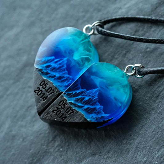 Couple heart Northern lights Mountain pendant Flat