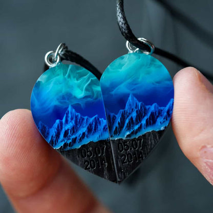 Couple heart Northern lights Mountain pendant Flat