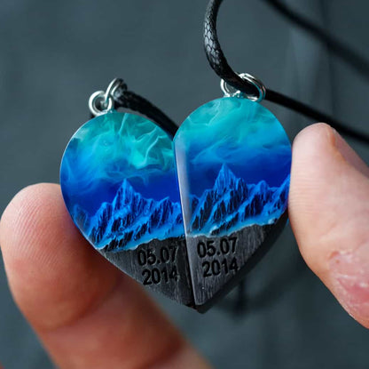 Couple heart Northern lights Mountain pendant Flat