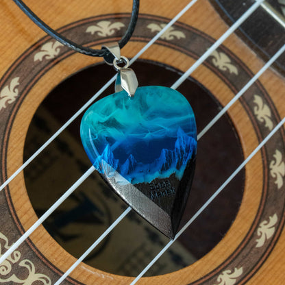 Northern lights Mountain guitar pick