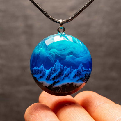 Northern lights Mountain Round Faceted pendant