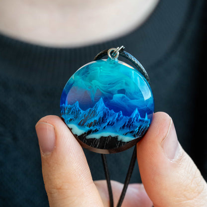 Northern lights Mountain Round Faceted pendant