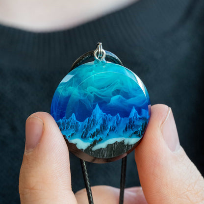 Northern lights Mountain Round Faceted pendant