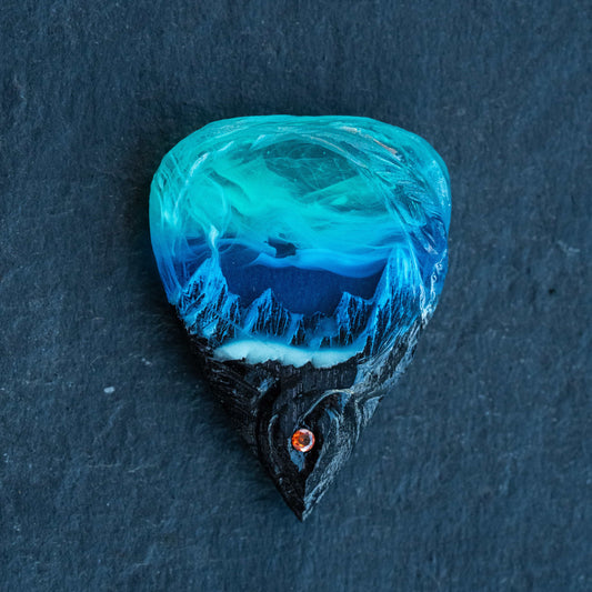 Wildwood Northern Lights Mountain Guitar pick