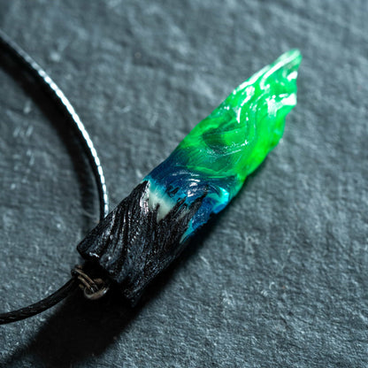 Wildwood Emerald Aurora Fang Pendant