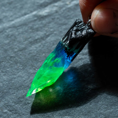 Wildwood Emerald Aurora Fang Pendant