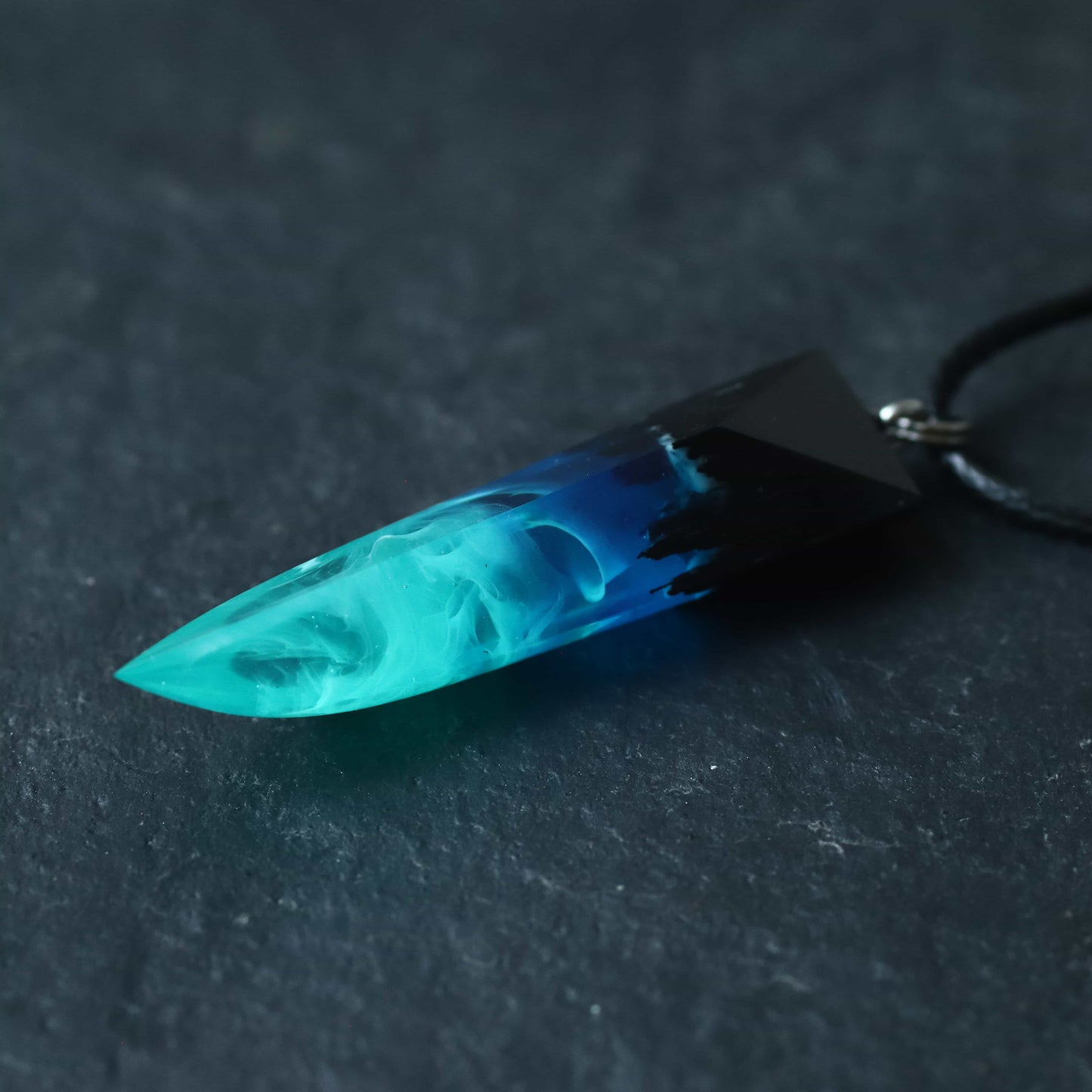 Northern lights Fang pendant