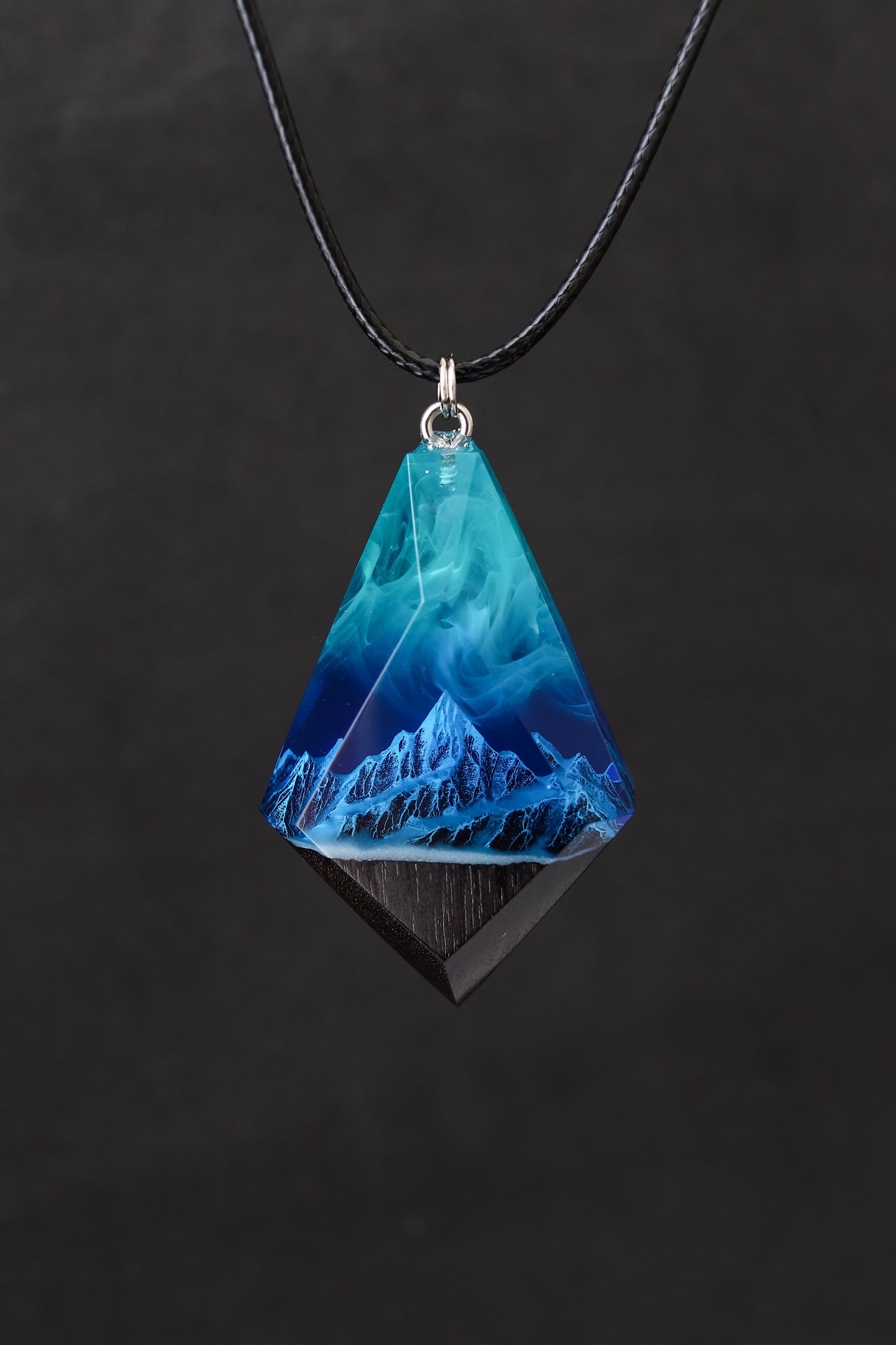 Northern lights Mountain Rhombus pendant